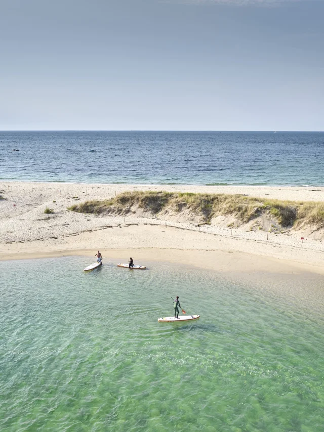 Stand-up paddlers in Bénodet