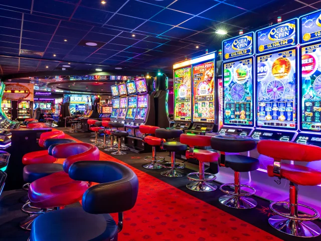 Speelzaal in het Casino Barrière in Bénodet