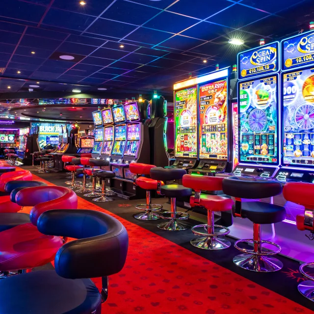 Salle de jeux du Casino Barrière à Bénodet