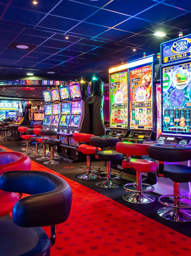 Speelzaal in het Casino Barrière in Bénodet