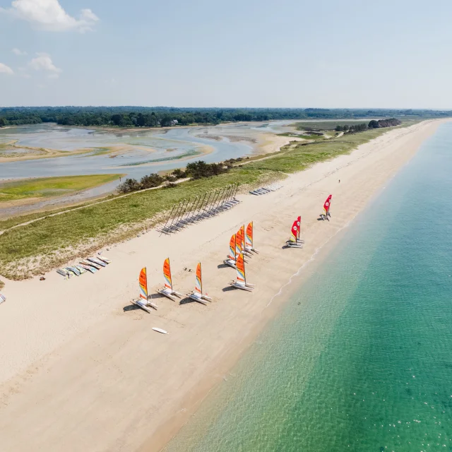 Vue aérienne des catamarans sur les Dunes de Mousterlin