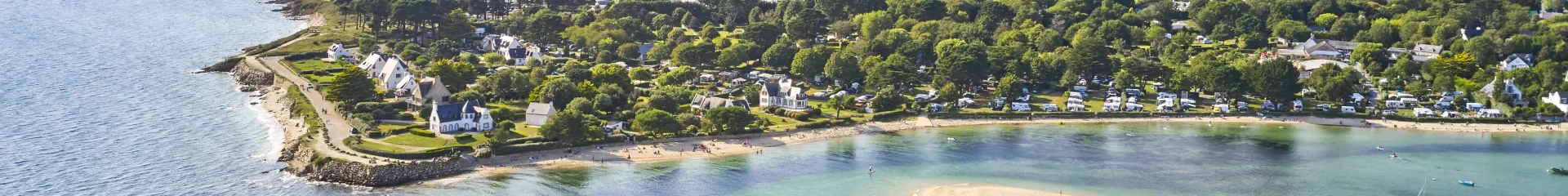 Luchtfoto van Plage du Letty en de camping, Pointe de Groasguen en de Duinen van Mousterlin