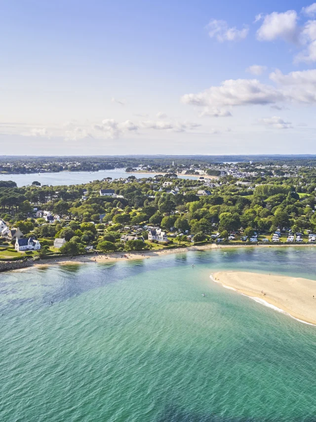 Luchtfoto van Plage du Letty en de camping, Pointe de Groasguen en de Duinen van Mousterlin