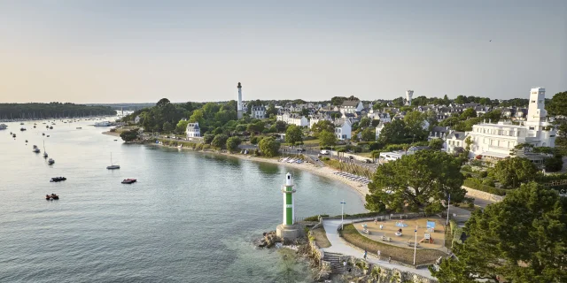 Vue aérienne des deux phares de Bénodet