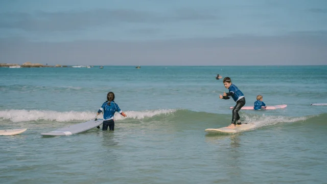 Cours de surf enfants à La Torche