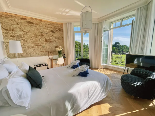 Room at Château Les Garennes with park view