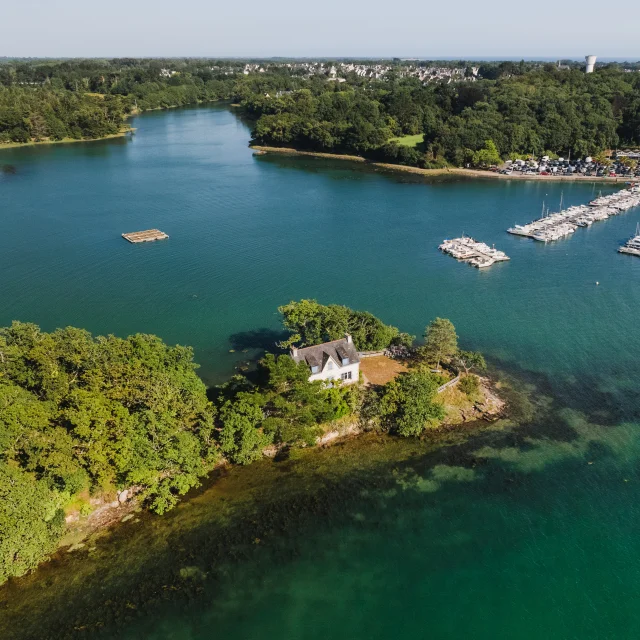 Luchtfoto van Anse de Penfoul