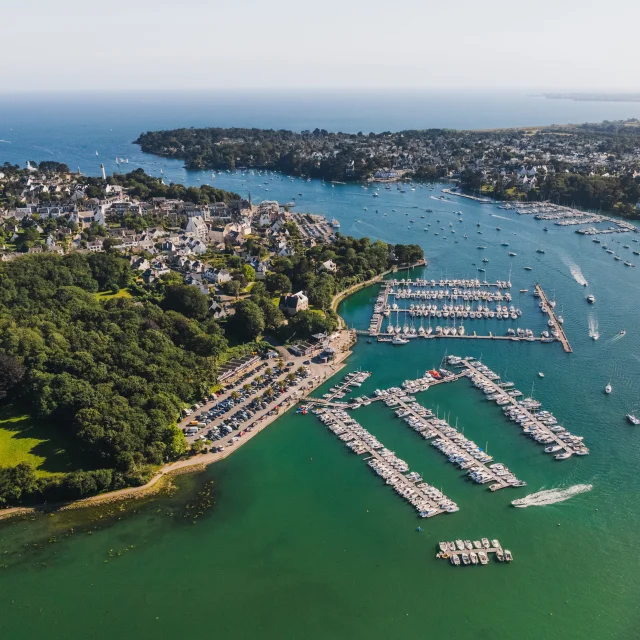 Luchtfoto van Anse de Penfoul