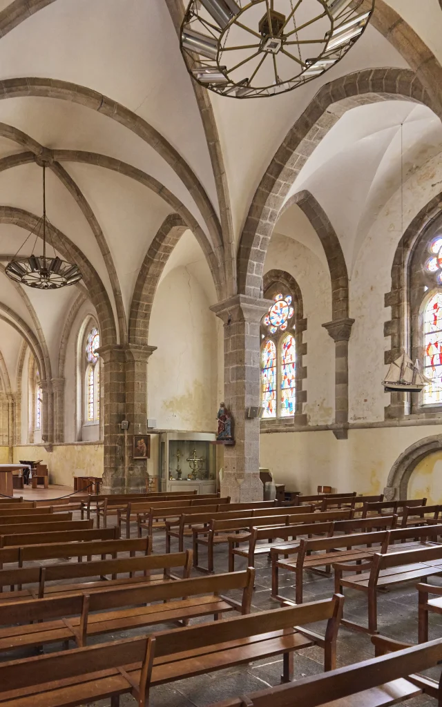 Inside Saint Thomas church