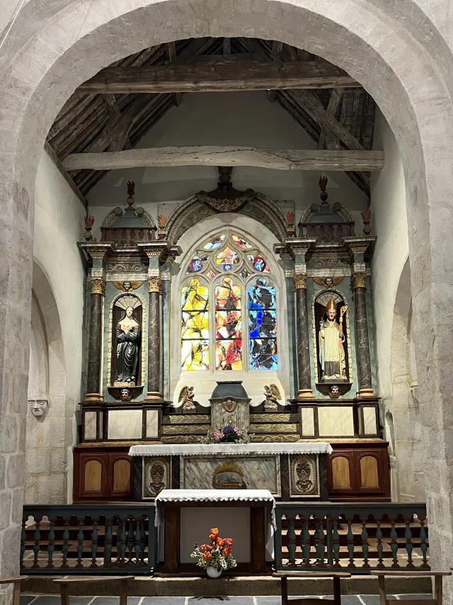 Altar in the Perguet chapel