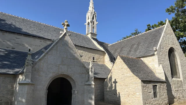 Façade extérieure de la Chapelle de Perguet