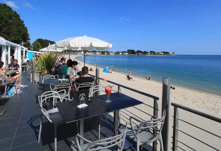 restaurant-facing-the-sea-benodet