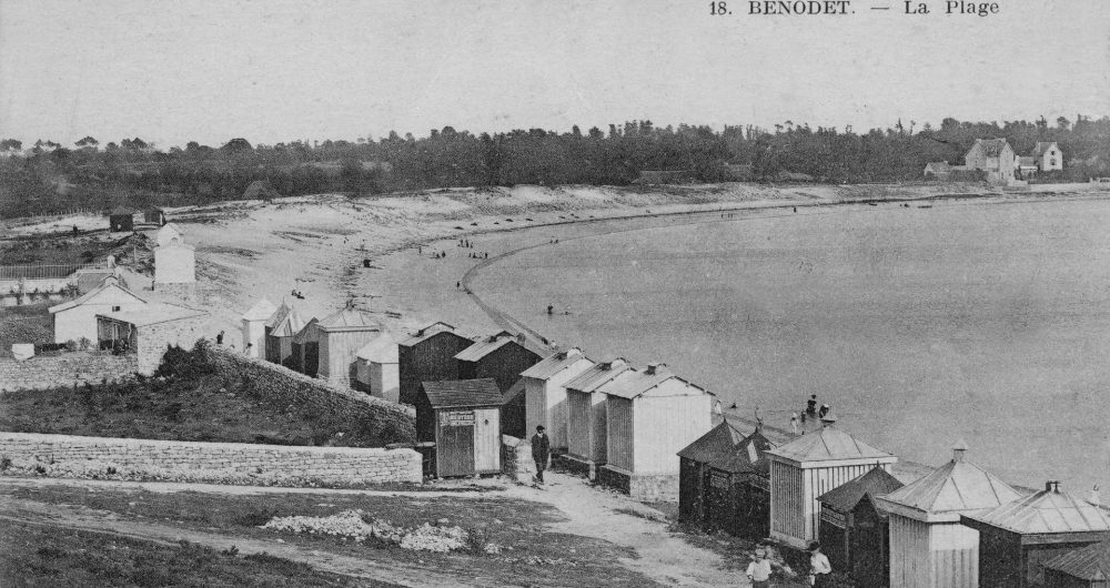 View from an old postcard of Bénodet beach