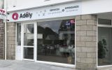 Devanture Adély