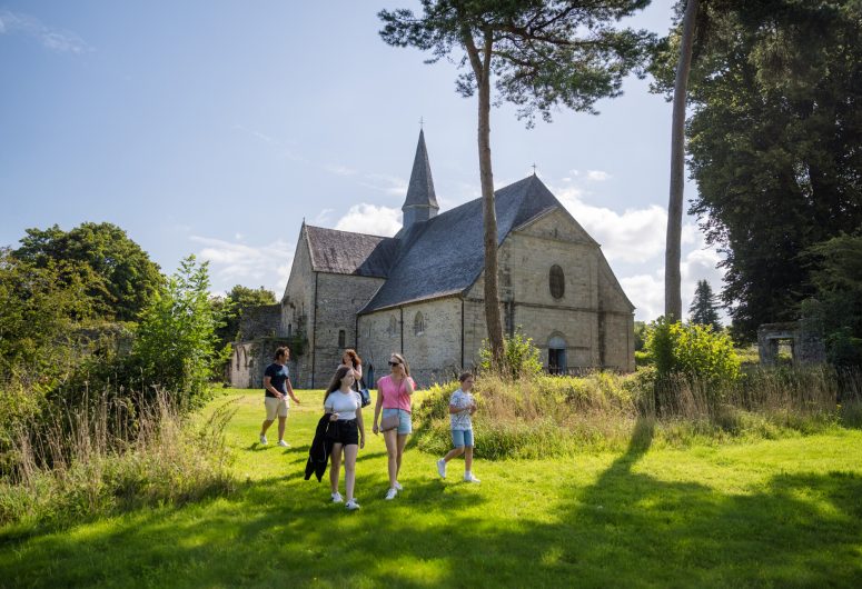 L_abbatiale-Mathieu_LE_GALL-Abbaye_du_Relec-37114-1920px