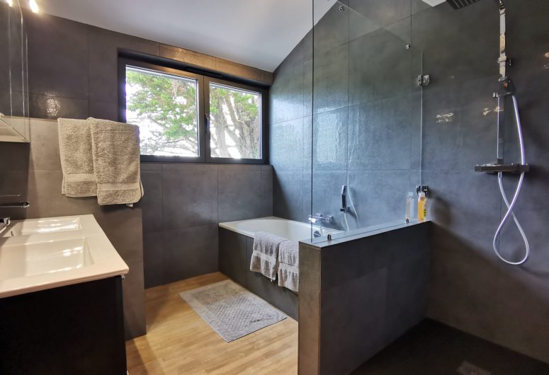 MIHAILESCU Bénodet – Badezimmer