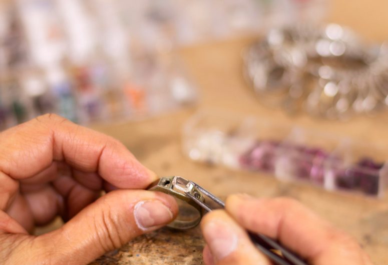 Jewelery manufacturing course – Pont-l'Abbé – Paysbigouden – Bigoudenjoy