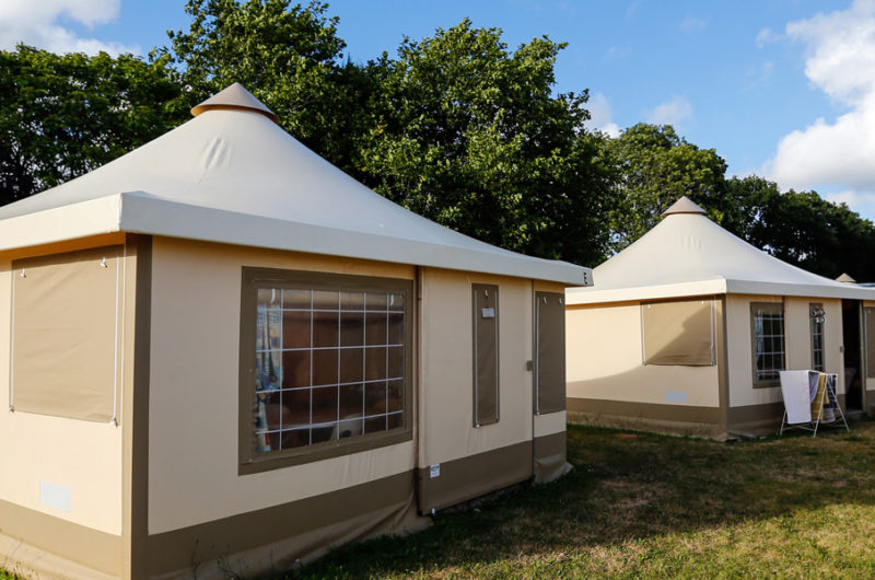 Camping Le Poulmic – bungalow en toile