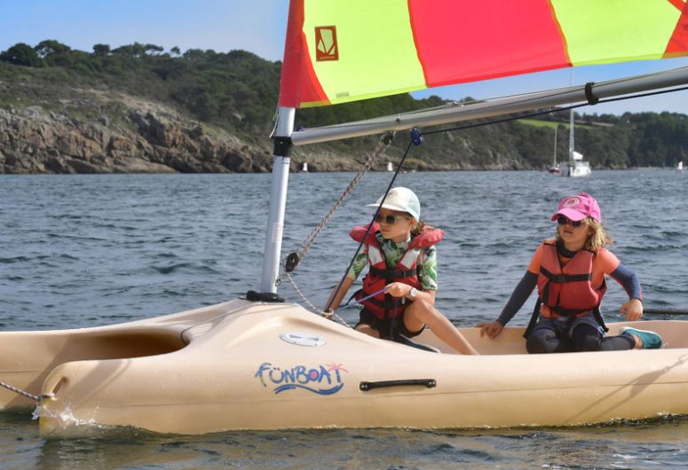 catamaran fun boat