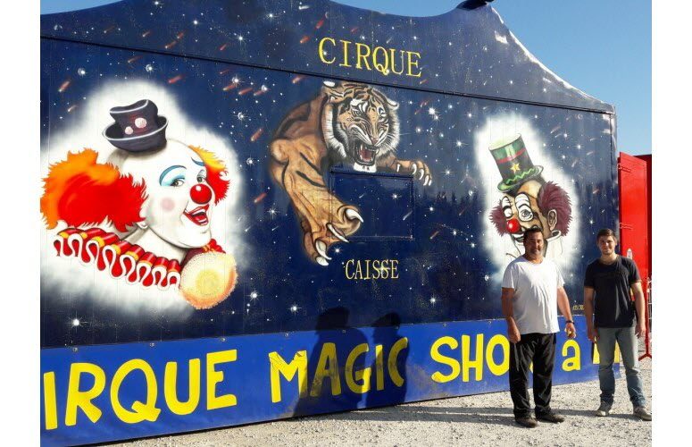 cirque Magic Show